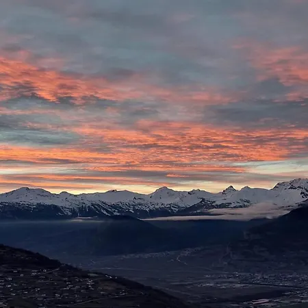 In With Ski-in Ski-out Appartamento