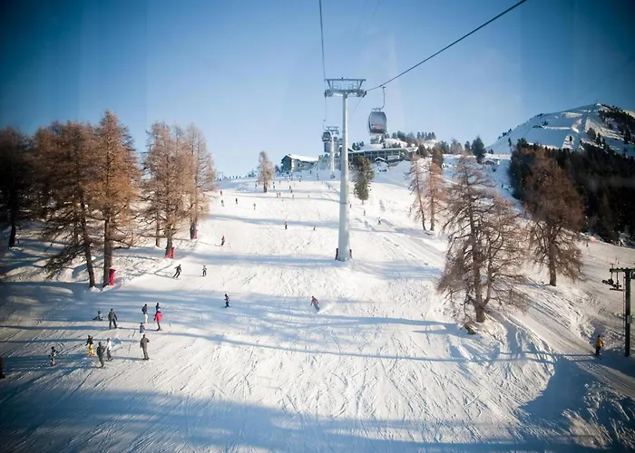 In With Ski-in Ski-out Apartment *