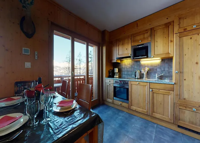 In With Ski-in Ski-out Apartment